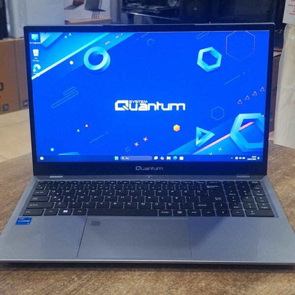 Quantum 15.6" Core i5-13600H 8GB RAM 256GB SSD 2. El Laptop