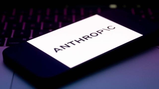 Anthropic'ten istifa eden Coxon, yapay zeka çalışanlarının teknolojideki hızlı ilerlemeden korktuklarını söyledi