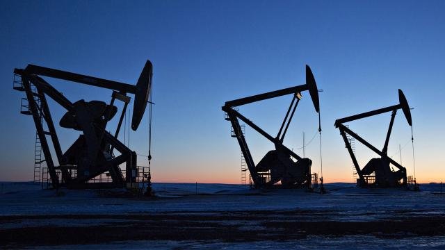 Brent petrolün varili 105,84 dolardan işlem görüyor