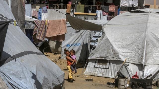 Gazze'de kış öncesi insani felaket uyarısı: Çadırların yüzde 60'ı kullanılamaz durumda