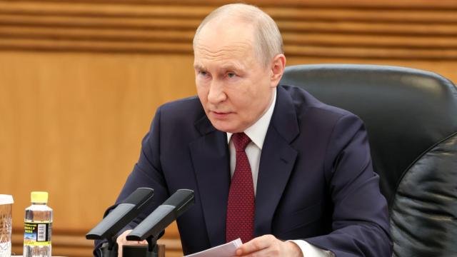 Putin: Kiev yönetiminin müzakere etme niyeti yok