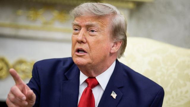 Trump, ara seçimler nedeniyle İran'a tüm güçleriyle saldırmadıklarını savundu